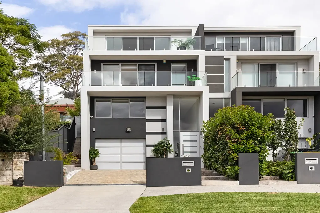 Earlwood 5房 豪华四层住宅 568㎡占地 朝北珍稀视野 双层高入口 玻璃电梯 Statuario台面 主卧套间泳池 靠近公园河畔 Extraordinary masterpiece bordering Cooks River