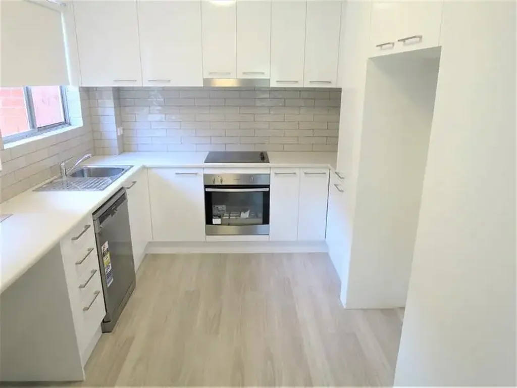 Beautiful unit in the heart of Gymea.