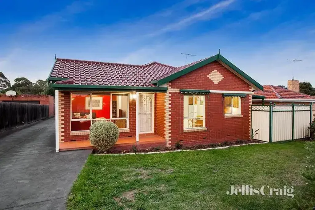 Perfect Location in the heart of Rosanna
