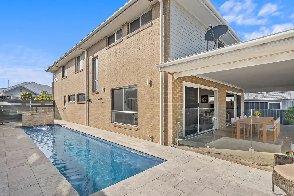 Dunmore 5 Bedroom Contemporary Family Living!