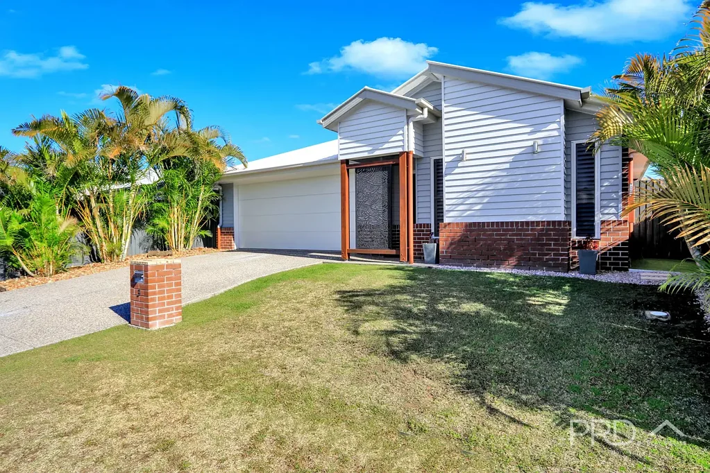 Urangan 3部屋 MAGNIFICENT OUTDOOR AREA - RESORT STYLE LIVING - BEAUTIFULLY PRESENTED - MODERN LOW MAINTENANCE HOME - OWNERS HAVE BOUGHT AND ARE KEEN TO MOVE ON