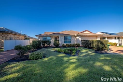 12 Robur Court, Tuncurry