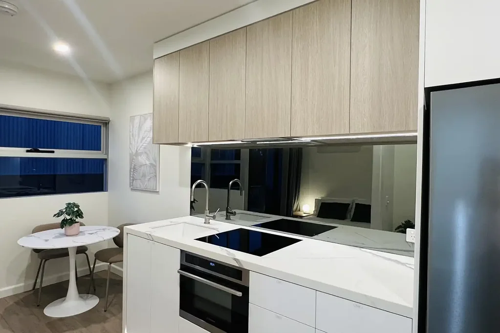 Sophisticated South Yarra Living – Renovated & Furnished Studio