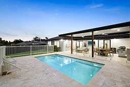 11 Ridgevale Drive, Helensvale