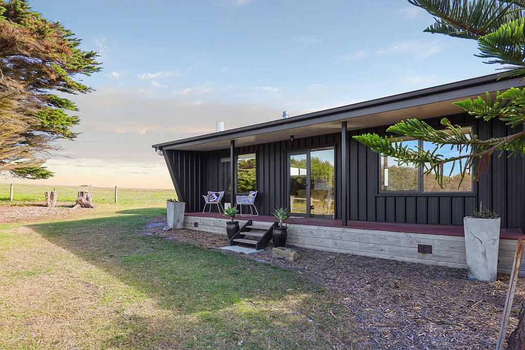 1810 Great Ocean Road, Peterborough, VIC 3270