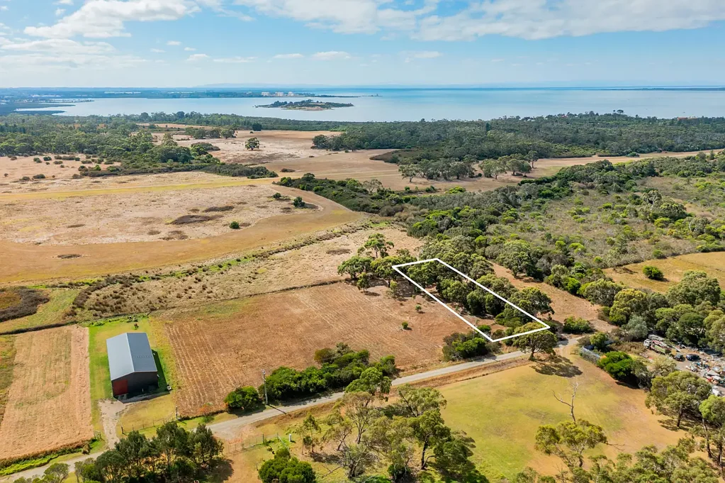 42 Creswell Street, Crib Point, VIC 3919