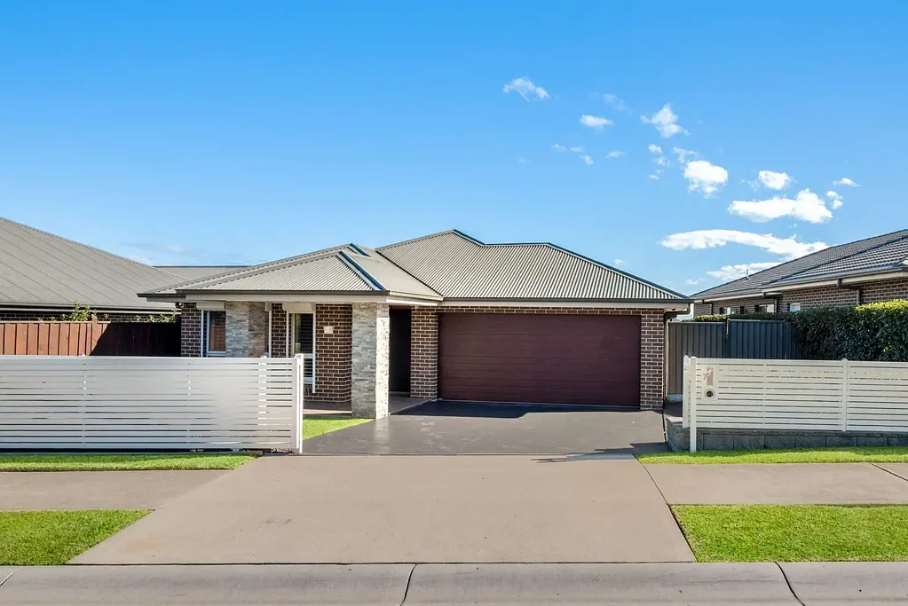 7 Radisich Loop, Oran Park, NSW 2570