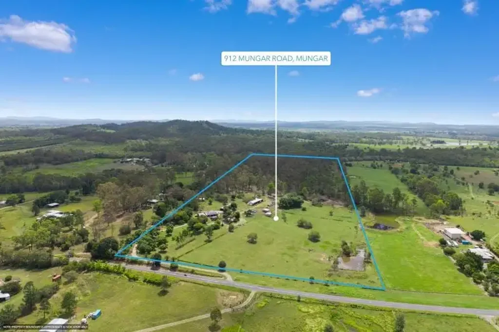 Grahams Creek 5غرفة نوم 40 acres, brick home plus granny flat.