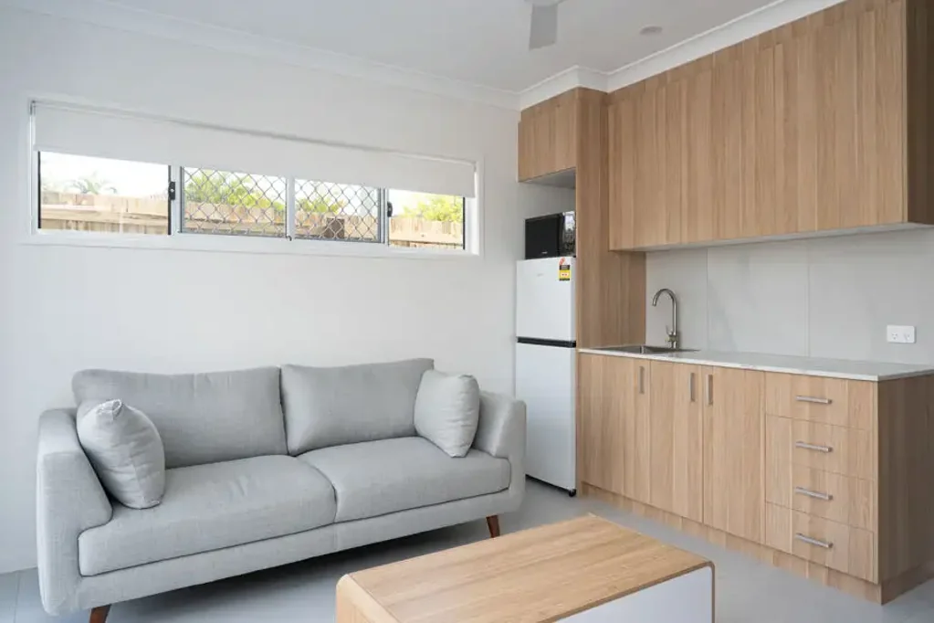 NEAR NEW ZILLMERE STUDIO