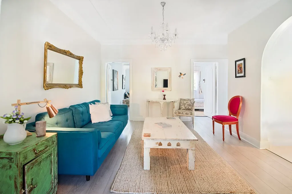Light Filled Top Floor Apartment in Beautiful Rose Bay