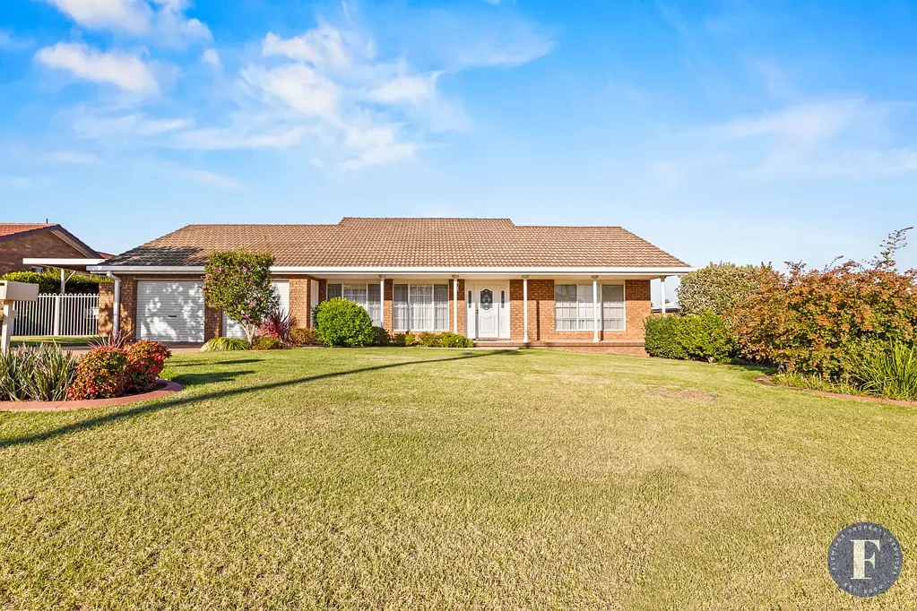 75 Fontenoy Street, Young, NSW 2594