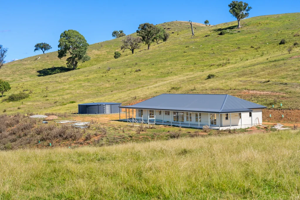 Crookwell Lifestyle & Grazing with Brand New Home