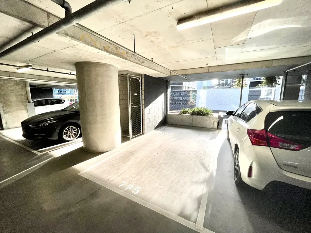 Car park / 70 Southbank Boulevard, Southbank VIC 3006