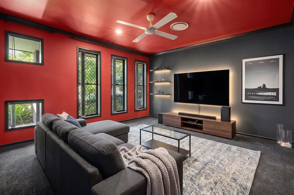 Upper Coomera 4ห้องนอน Calling All Investors - Very High Rental Return !!