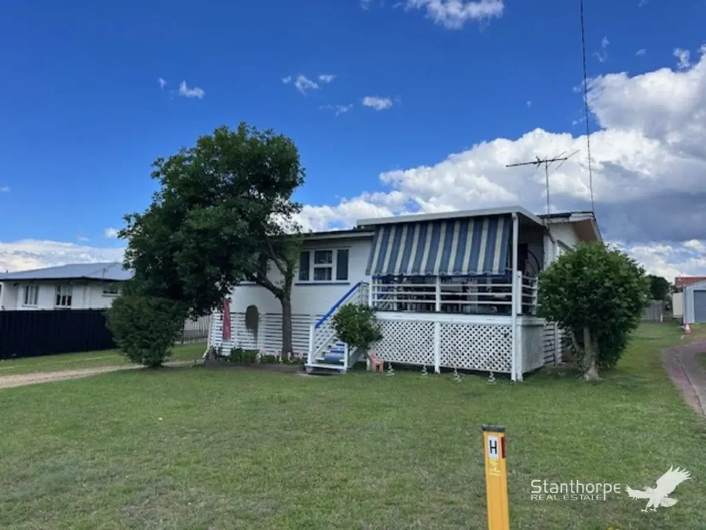 Stanthorpe 3房  STANTHORPE - MODERNIZED LARGE 3 BEDROOM & SUNROOM ON 860M2 SPACIOUS BLOCK