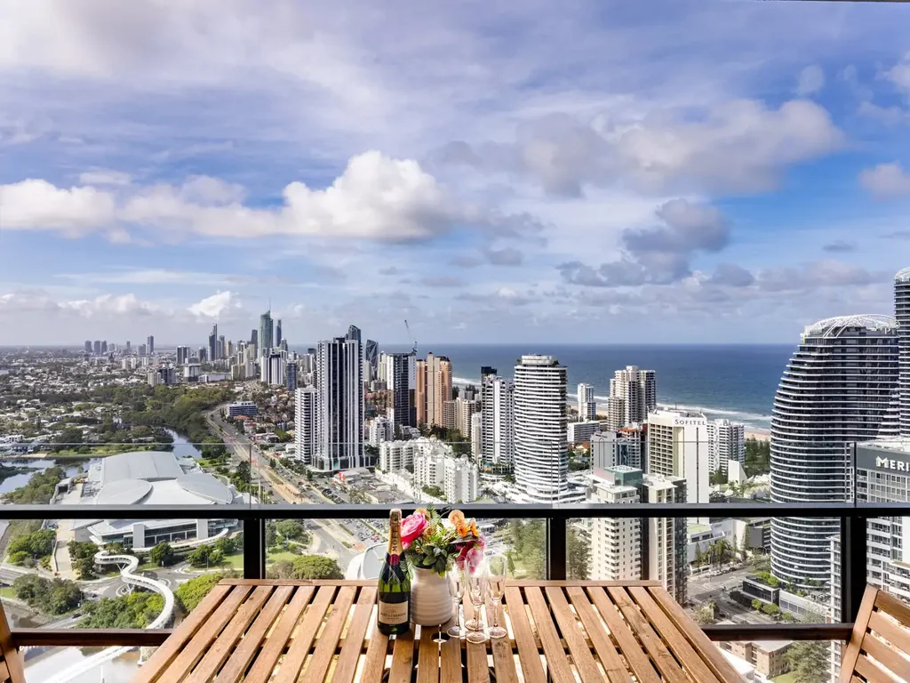 Broadbeach 2房  Level 39 Broadbeach Apartment with Ocean, City & Hinterland Views