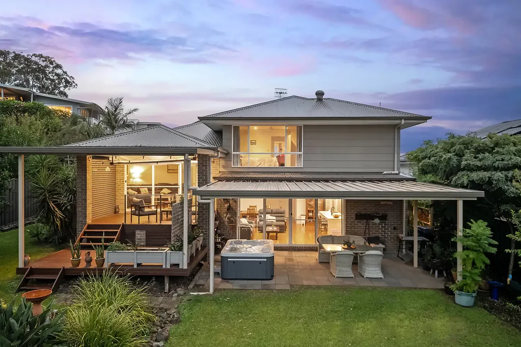 6 Maroubra Close, Wadalba, NSW 2259