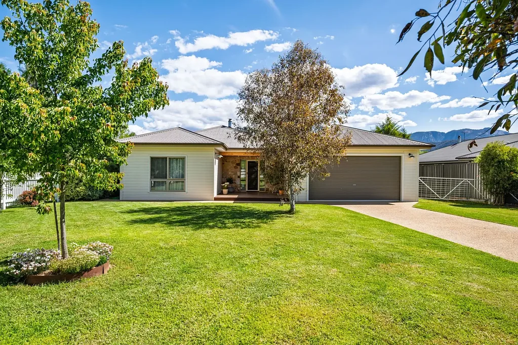 Porepunkah 3બેડરૂમ MODERN FAMILY HOME