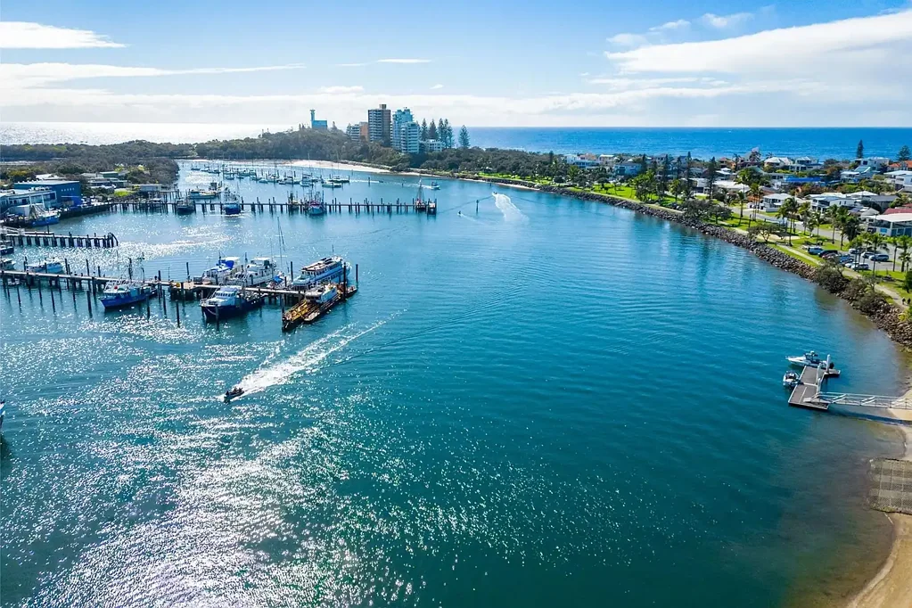 Buddina 5침실 Waterfront Luxury with Space for the Whole Family