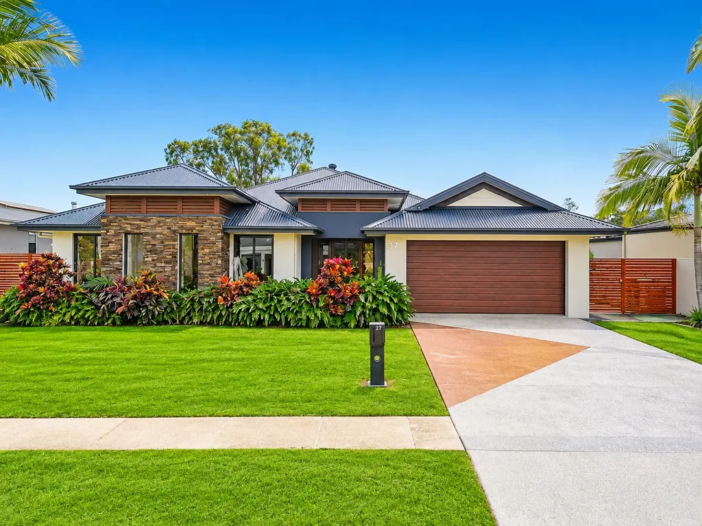Luxury Riverside Living in The Peninsula