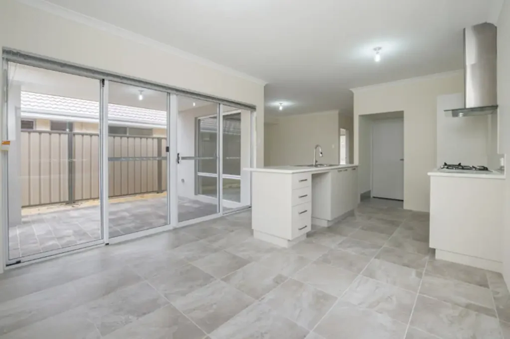 PARKSIDE IN WAVERLEY ESTATE !!!