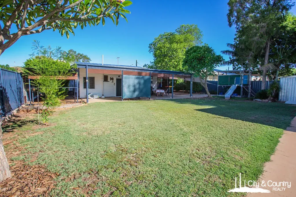 Mount Isa 4房  Charming Family Home on a Large Corner Block