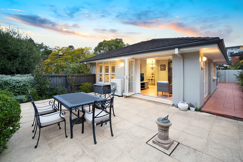 Turramurra 3 Bedroom Rare east-side garden villa, stroll to village and rail