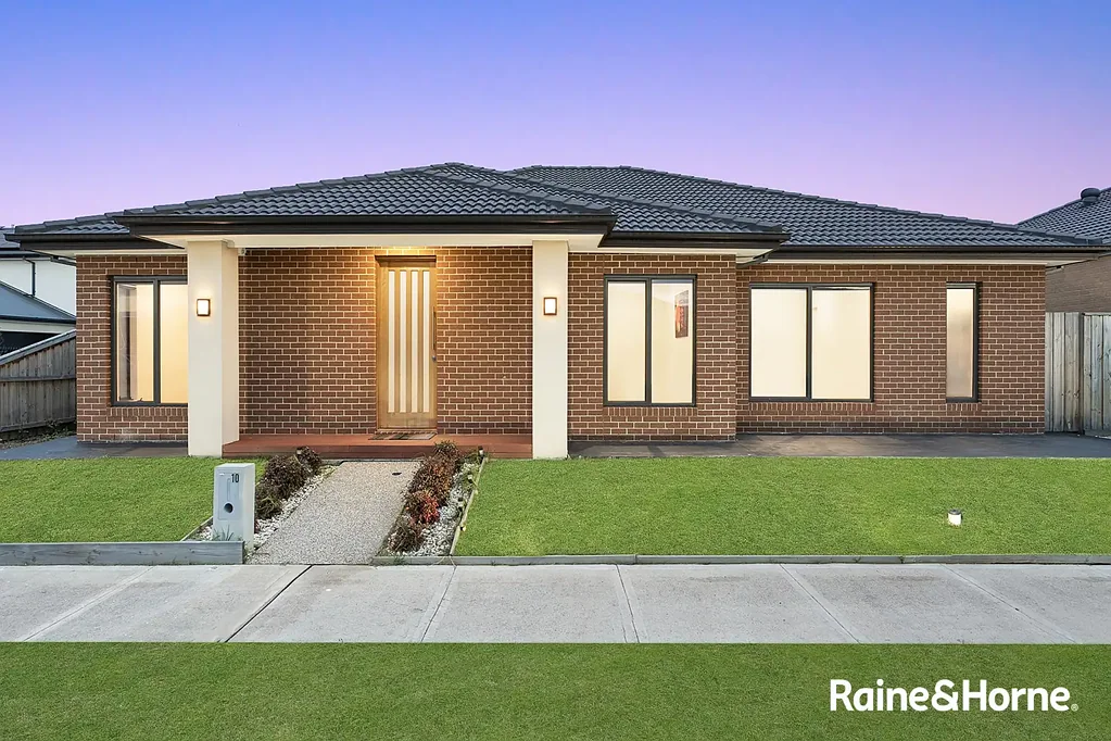 Cranbourne East 4房 宽敞、时尚，专为现代家庭生活设计 Spacious, Stylish & Designed for Modern Family Living