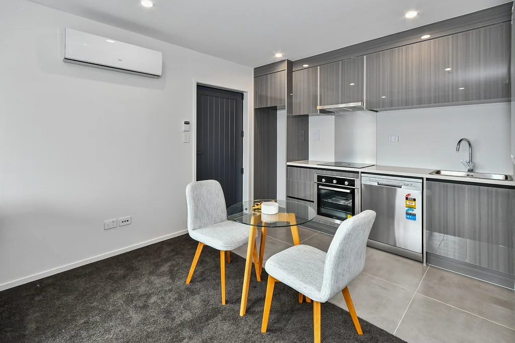 One Bedroom Loft - Self Contained