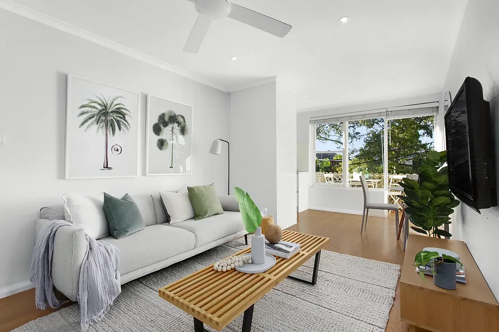 Chic Renovated 2 Bedroom Apartment Minutes to the Beach