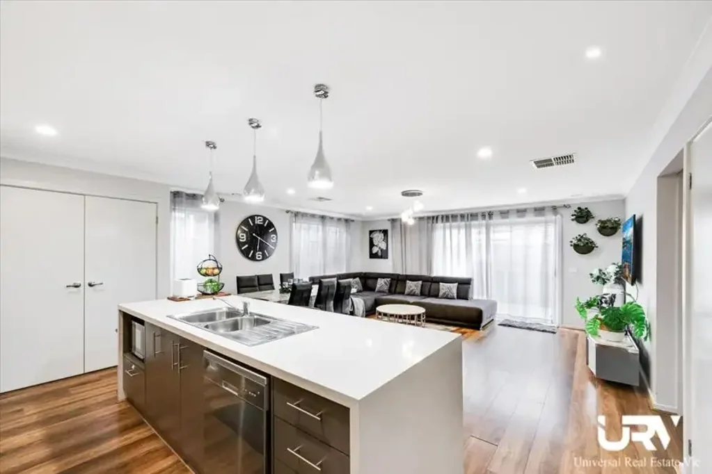 Mickleham 3ห้องนอน Stunning Family Home with Approved Beauty Salon!!
