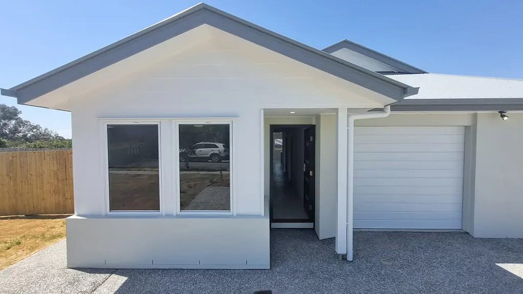 Spacious 4-Bedroom Duplex in Plainland – Modern Comfort & Convenience!
