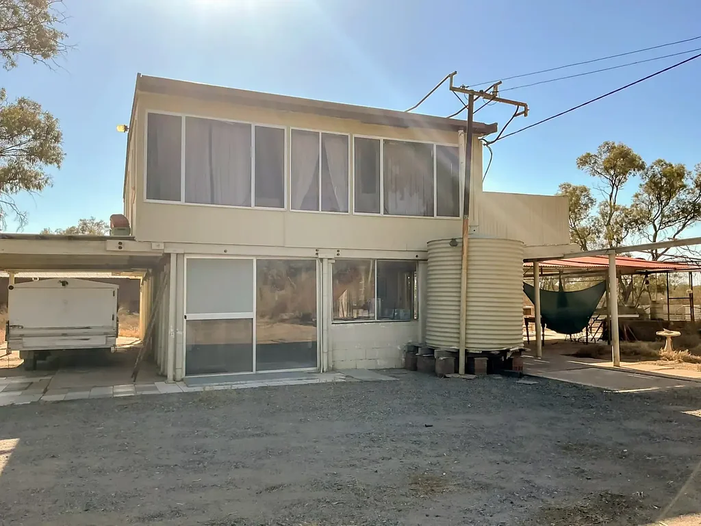 Menindee 2部屋 RIVER FRONTAGE – APPROX. 4.34HA