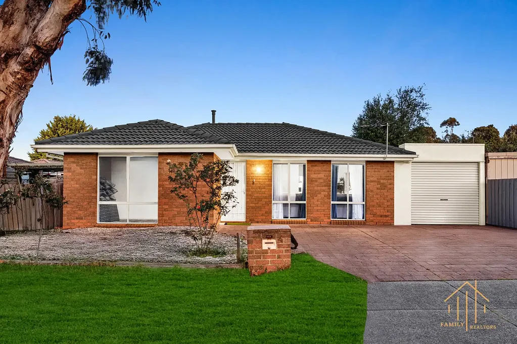 Cranbourne West 3Moenga Low Maintenance Living & Family Friendly Location
