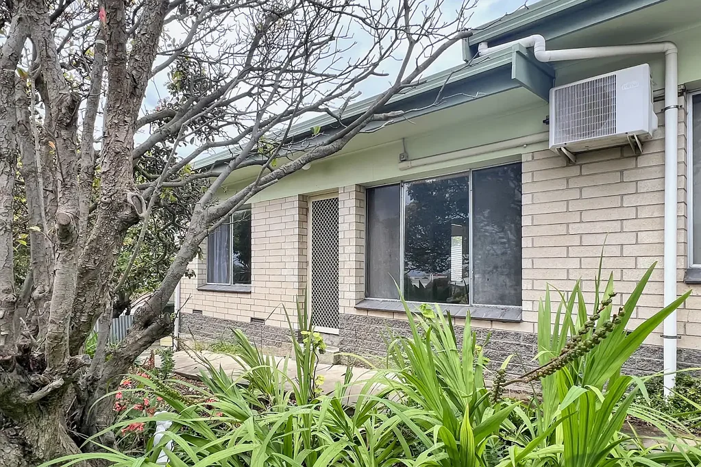 Central & Convenient Living – 2 Bedroom Unit