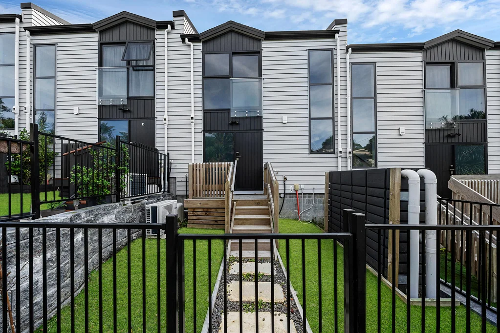 New Lynn 2 Bedroom Must Be Sold: Vendor Wants It Gone Yesterday!
