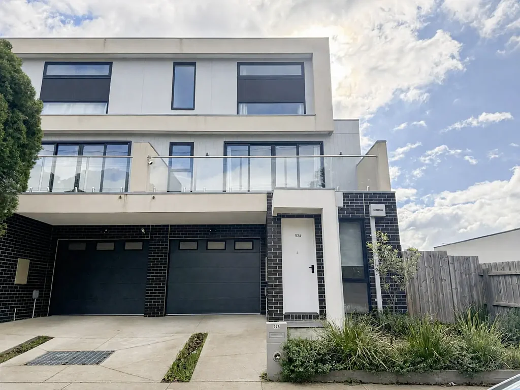 3 Storey Townhouse in a Convenient Location