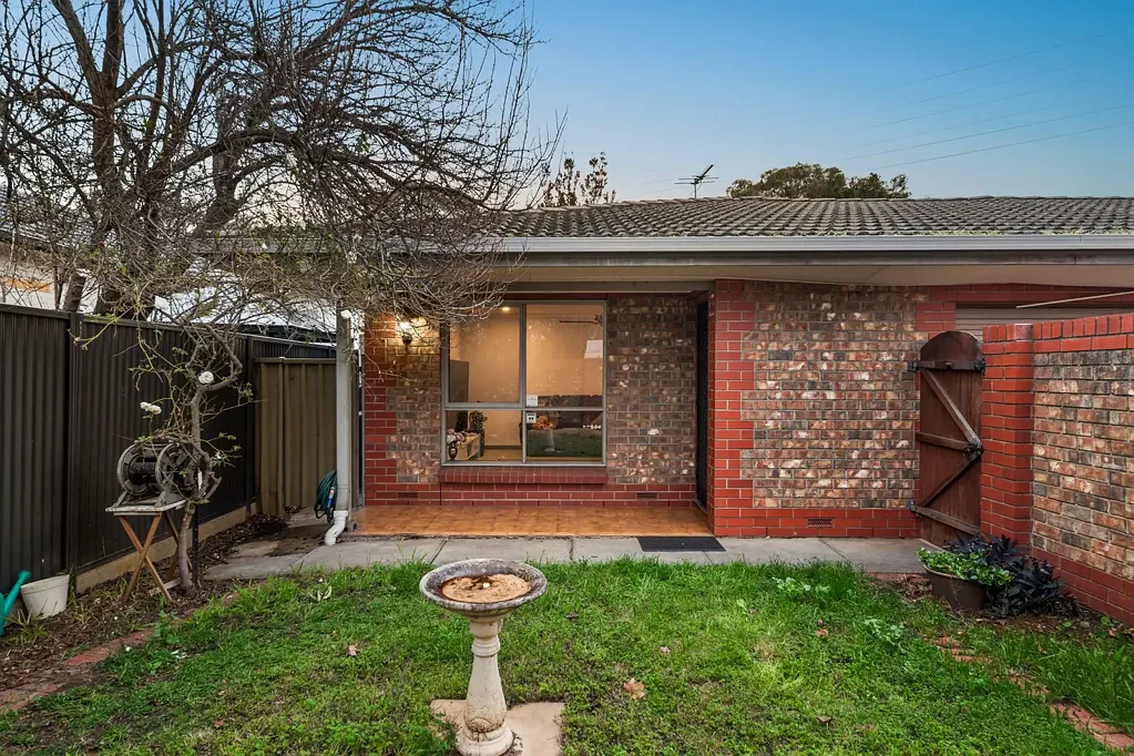 Plympton 2 Bedroom Private, Practical & Packed with Refresh Potential.