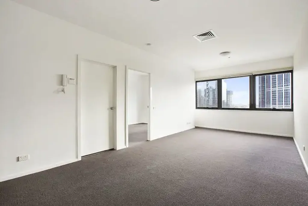 Oversized one bedroom plus study