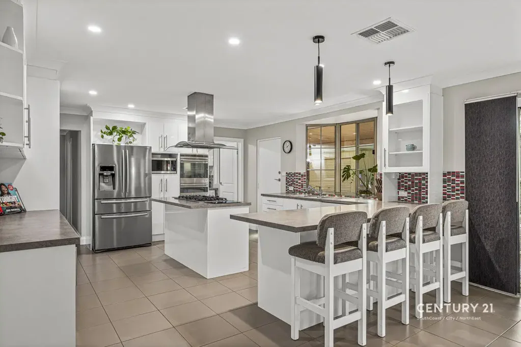 Old Noarlunga 5ਬੈੱਡਰੂਮ Versatile Family Living in a Prime Old Noarlunga Location