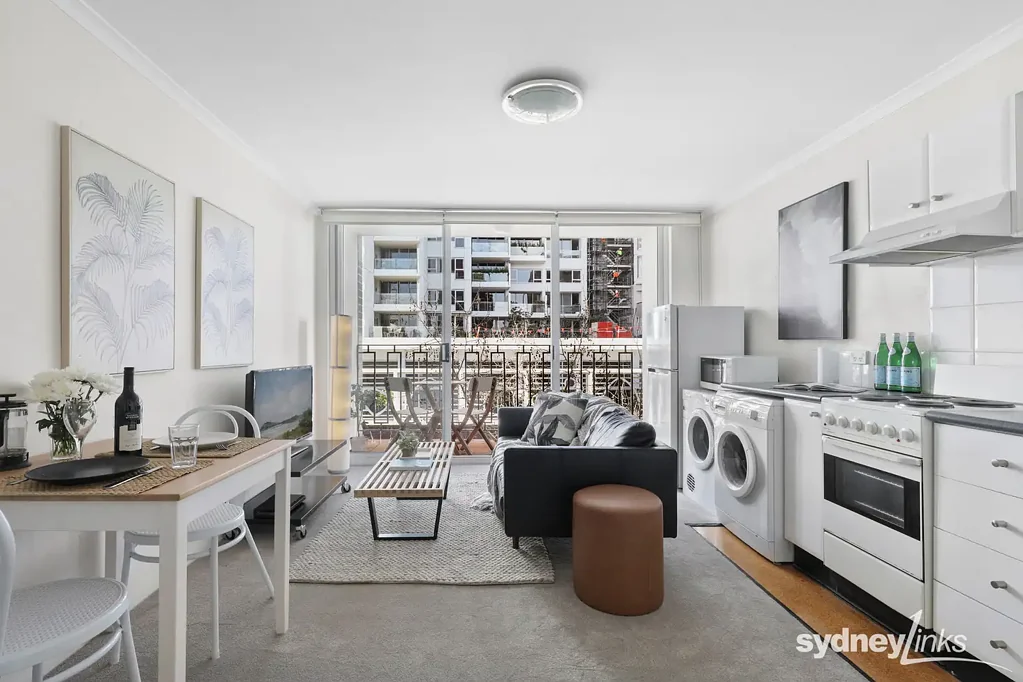 Fully Furnished One Bedroom Apartment with internal laundry