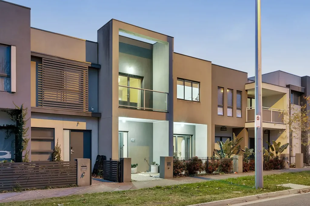 143 The Esplanade, Caroline Springs, VIC 3023