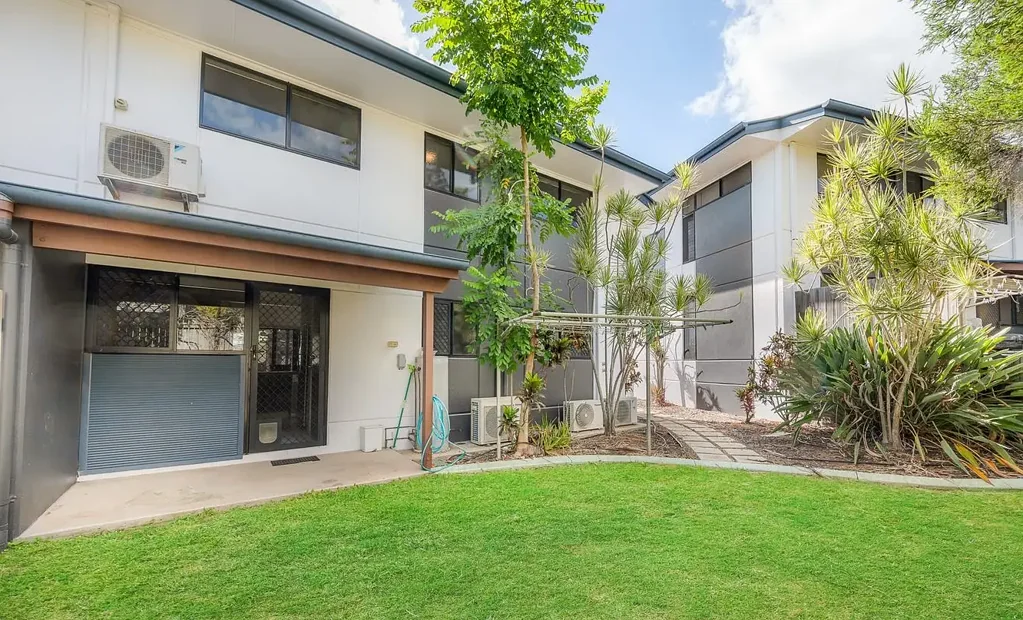 Stylish, well appointed townhome!