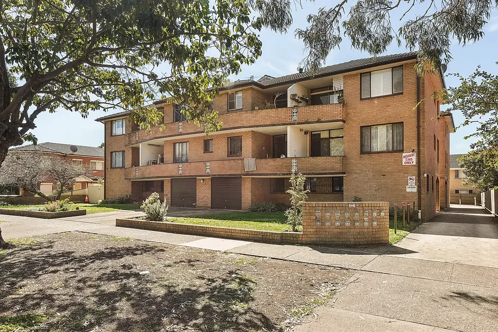 Bexley 2ਬੈੱਡਰੂਮ Flexible sunlit apartment offers immense potential