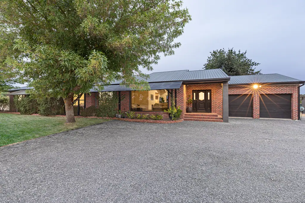 Cardigan 5房  Stunning Home with Development Potential on Over 4.7 Acres