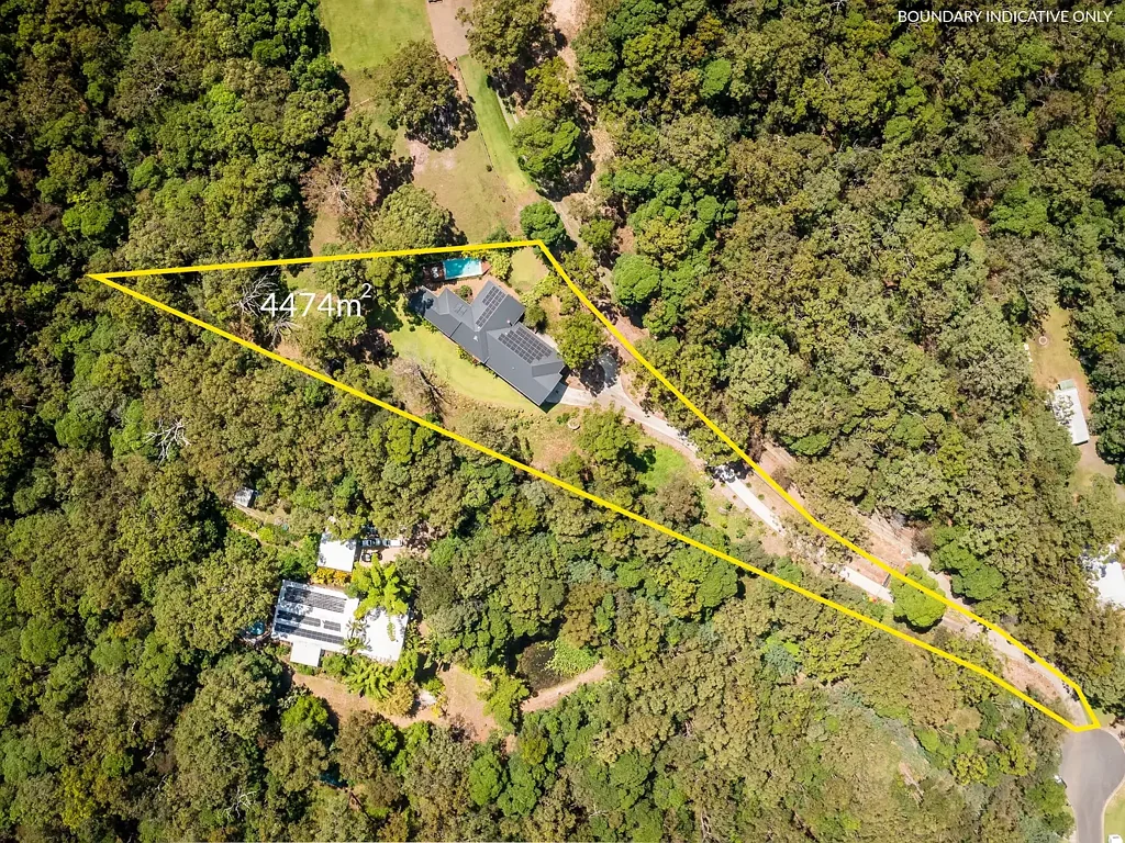 Bonogin 4 Bedroom Architecturally Designed And Eco Friendly Acerage Retreat - Only 4 Years Old
