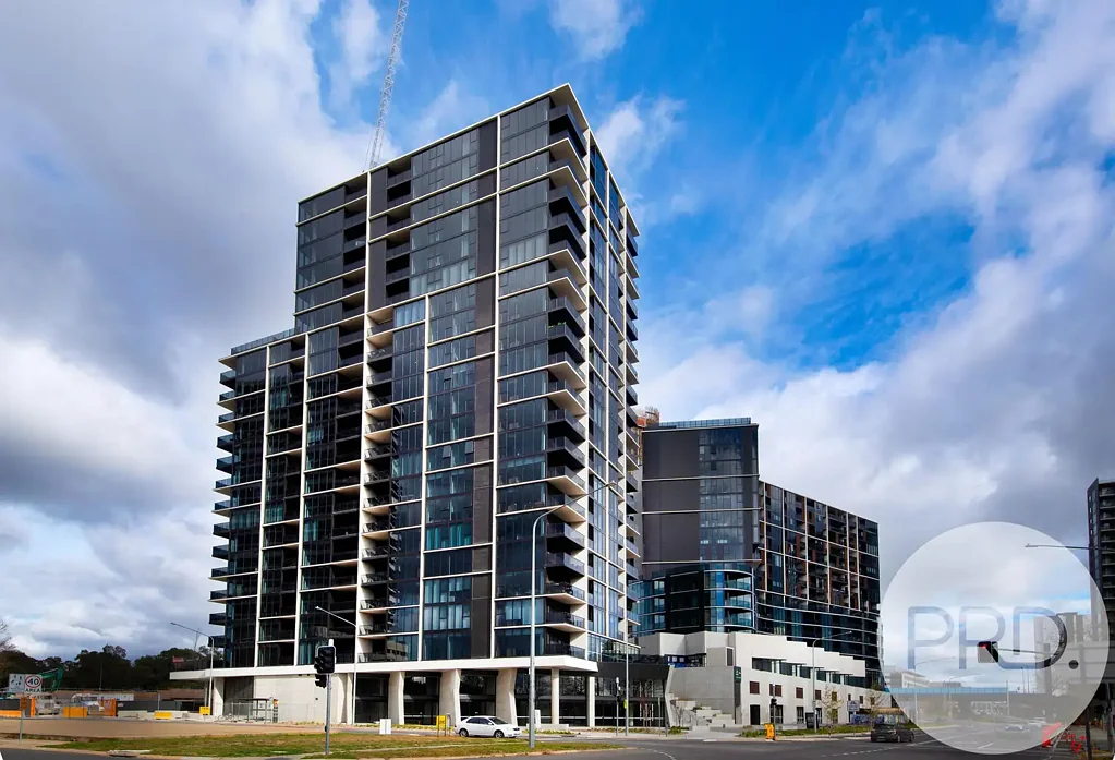 High-Rise Luxury with Picturesque Lake Ginninderra Views