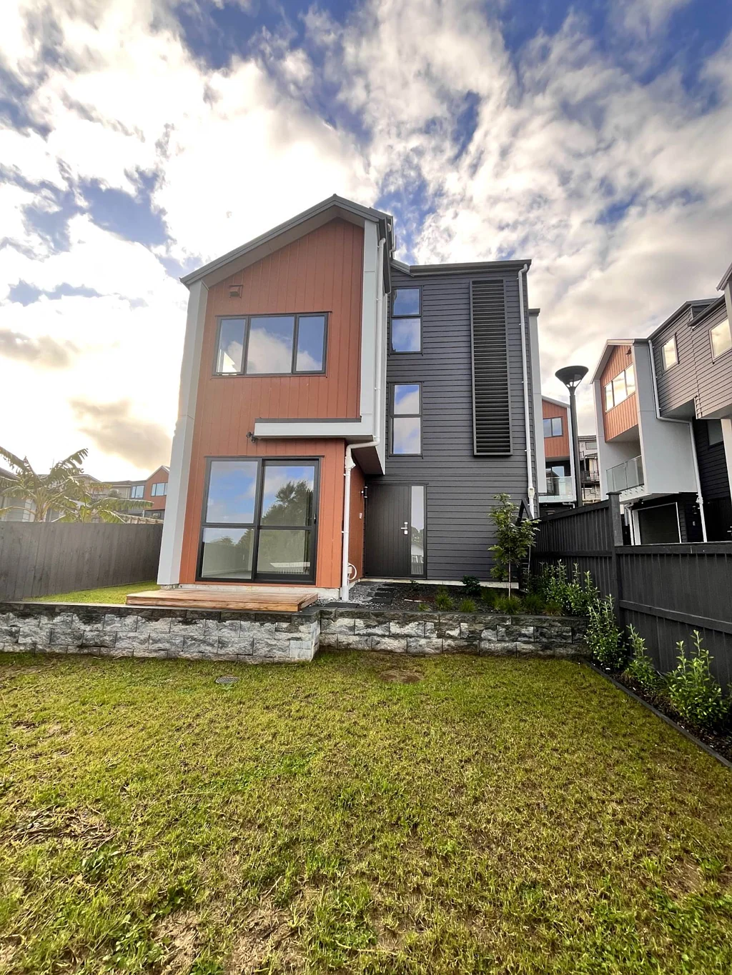 Smart Stylish 4-Bedroom Home with Private Parking