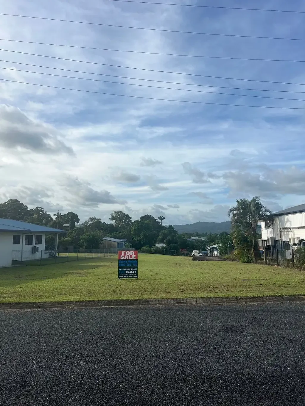 East Innisfail  HIGH & DRY PRIME EAST INNISFAIL LOT.. 42% LARGER THAN THE 700M2 TOWN LOTS &  $20,000 LESS - GO TWO STORIES FOR MAGNIFICENT VIEWS..