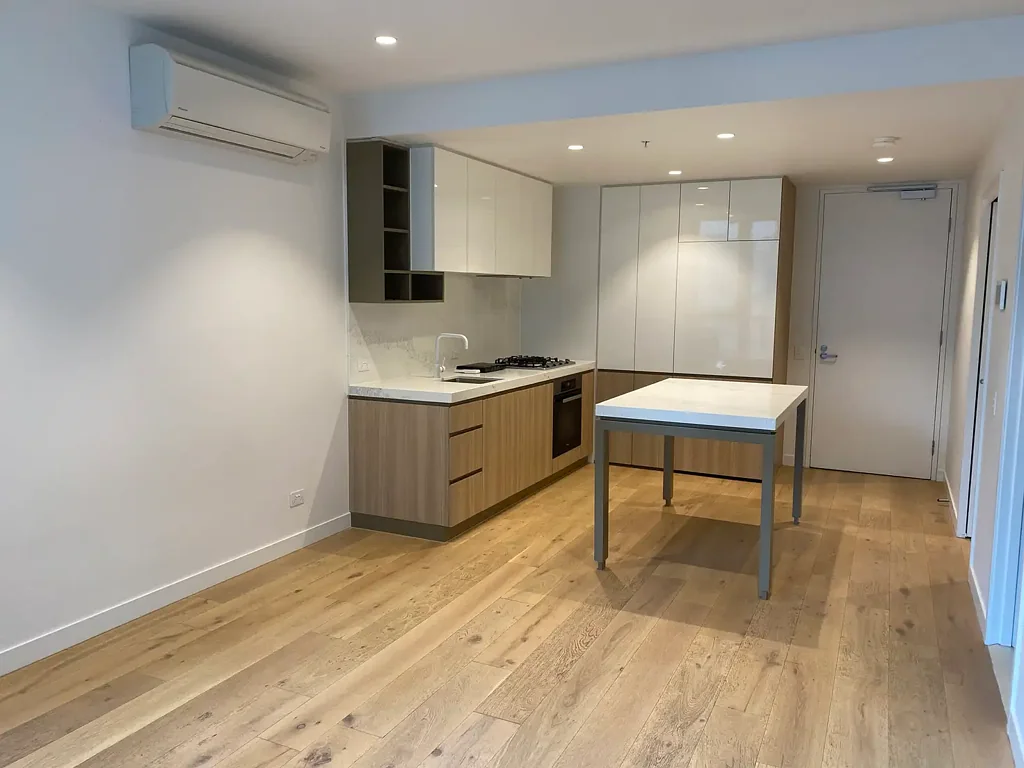 Stunning botanic apartment  -Great sized study - can be used as second bedroom